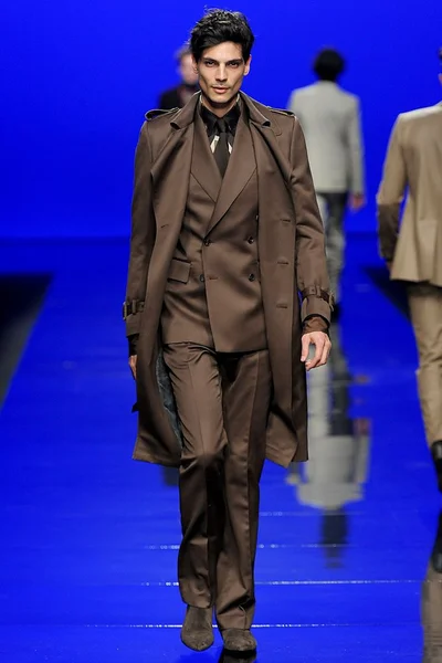 Look 4